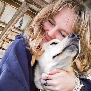 Meet your Posher, Cloe